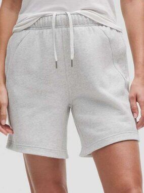 Lululemon NWOT Scuba Mid-Rise Oversized Short 7" Heathered Core Ultra Light Grey